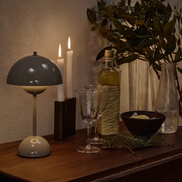FlowerBud - Oppladbar, trådløs bordlampe
